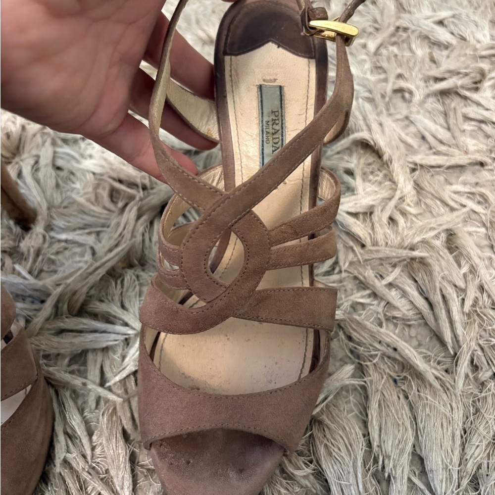 Prada Women's Elegant Brown Heels - Picture 7 of 8
